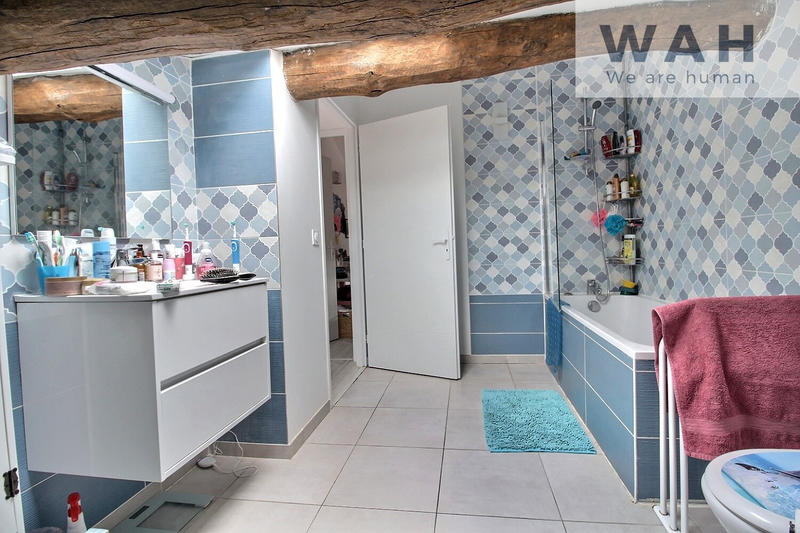 Maison - 225 m² - 8 pièces