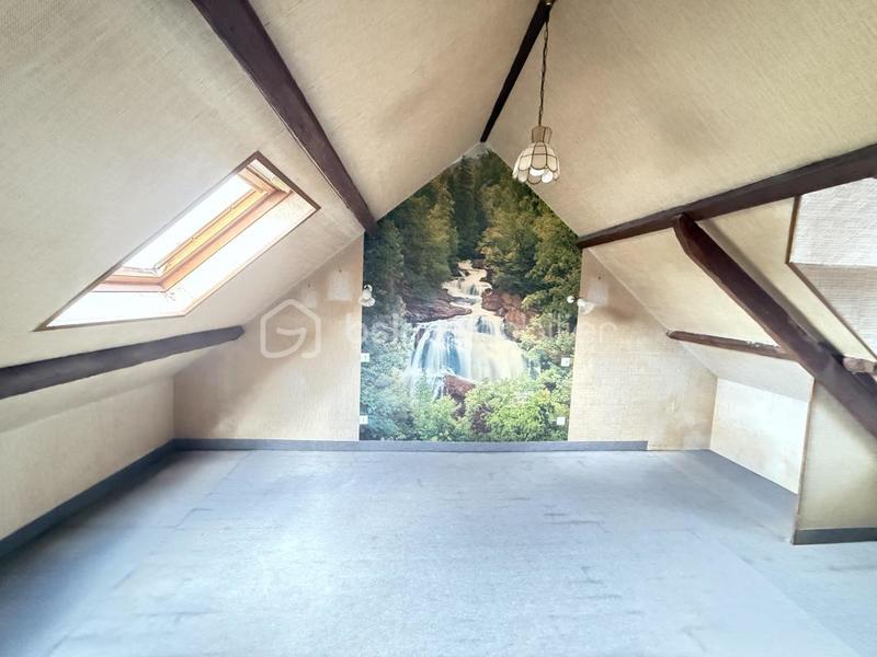 Maison - 185 m² - 10 pièces