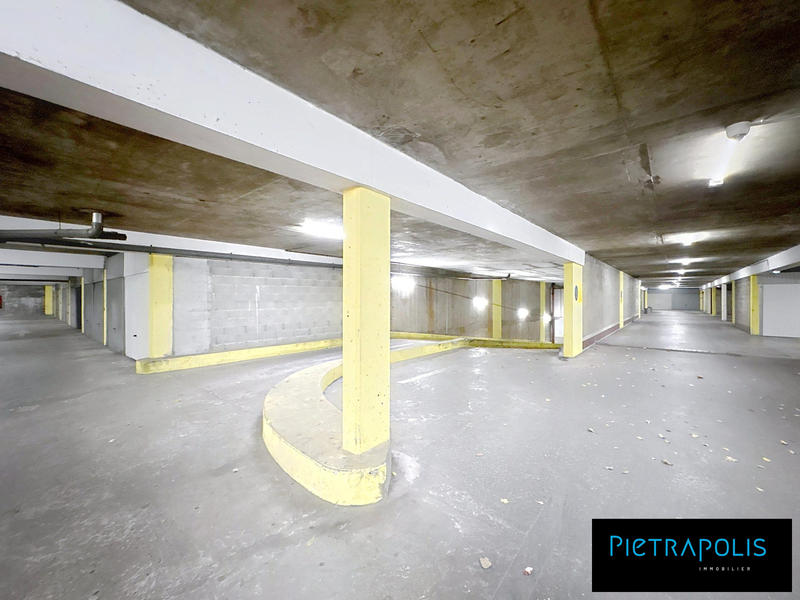 Parking / Garage - 13 m²