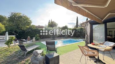 Maison - 147 m² - 5 pièces