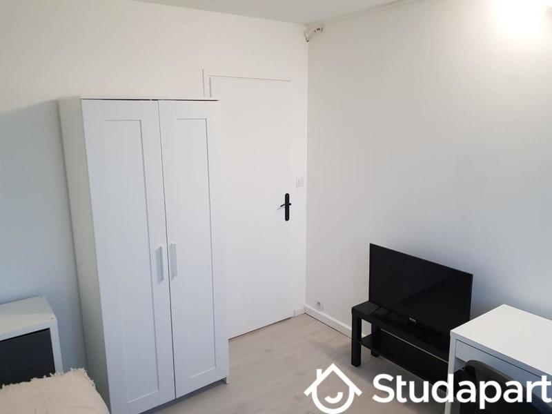 Chambre - 9 m² - 1 pièce