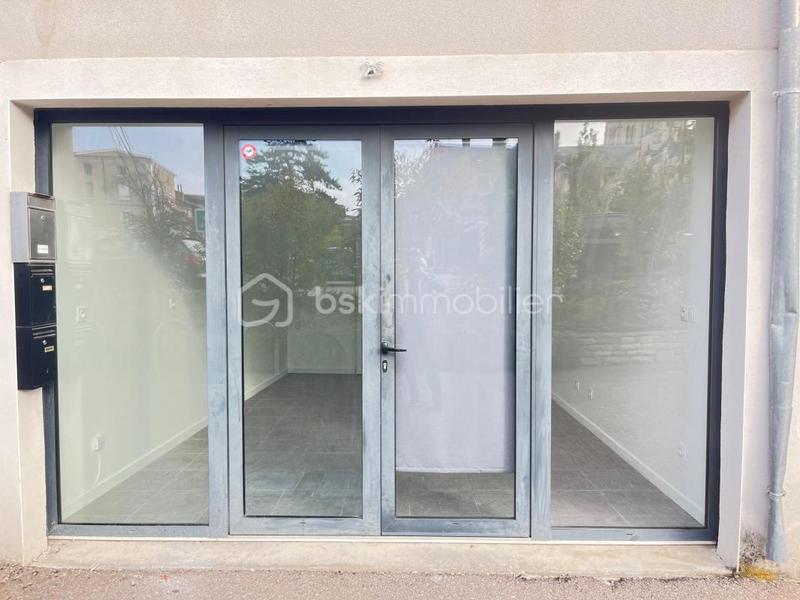 Local commercial - 24 m² - 1 pièce