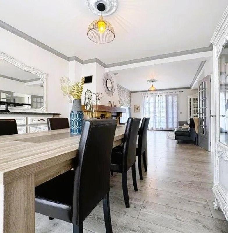 Pavillon - 184 m² - 7 pièces