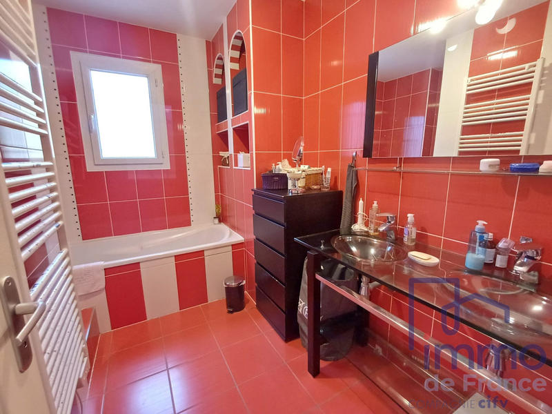 Maison - 104 m² - 5 pièces