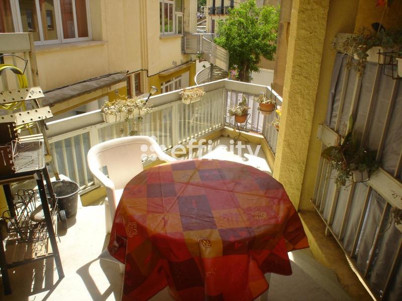 Immeuble - 95 m² - 3 pièces