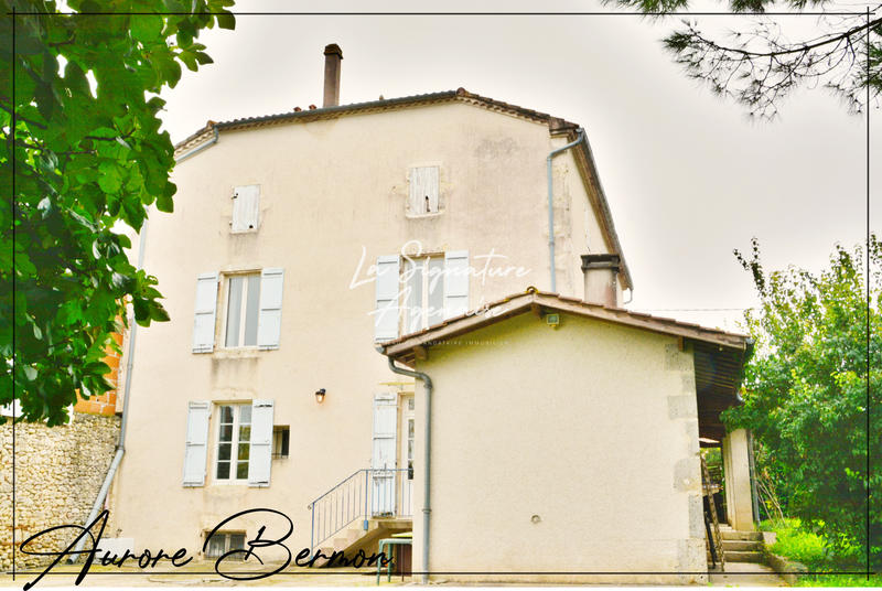 Propriété - 253 m² - 5 pièces