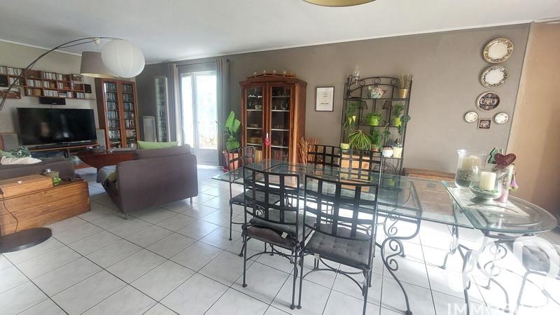 Maison - 93 m² - 5 pièces