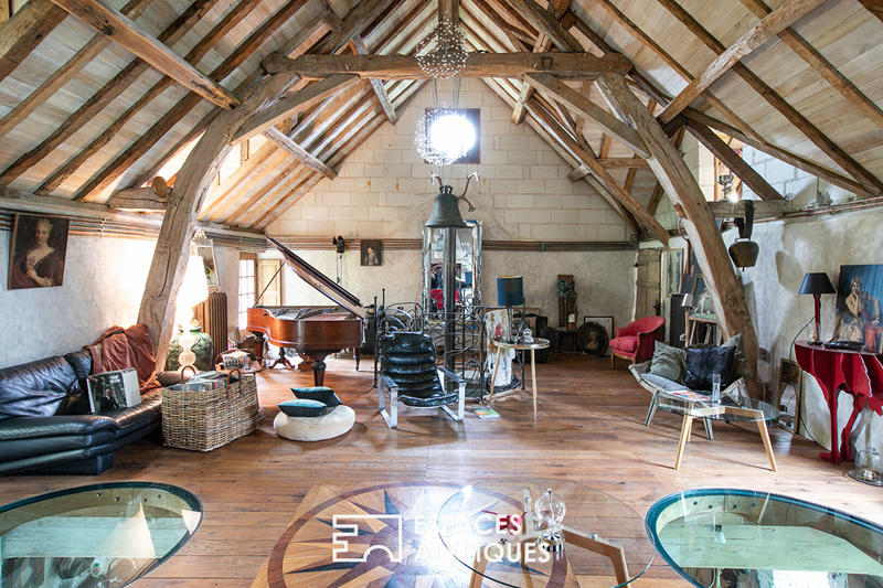 Maison - 266 m² - 7 pièces