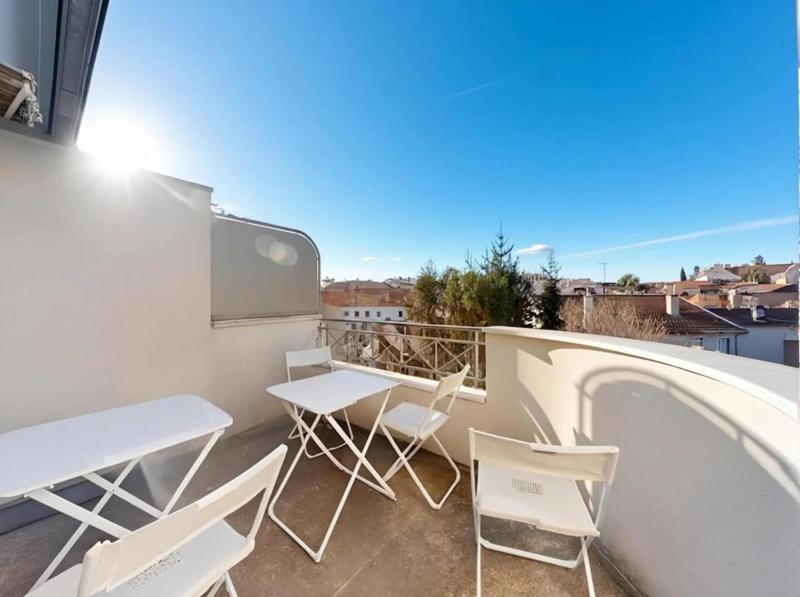 Appartement - 105 m² - 6 pièces