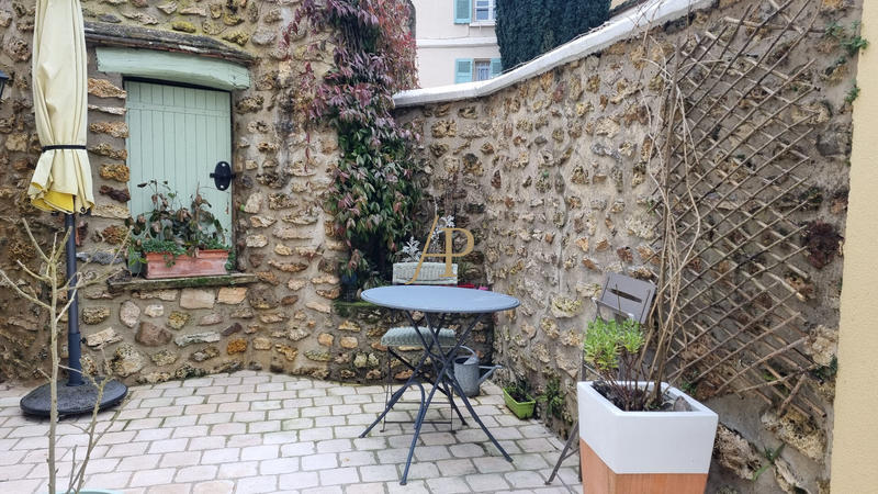 Maison - 220 m² - 8 pièces