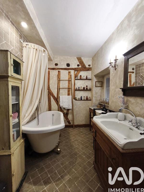 Maison - 271 m² - 7 pièces