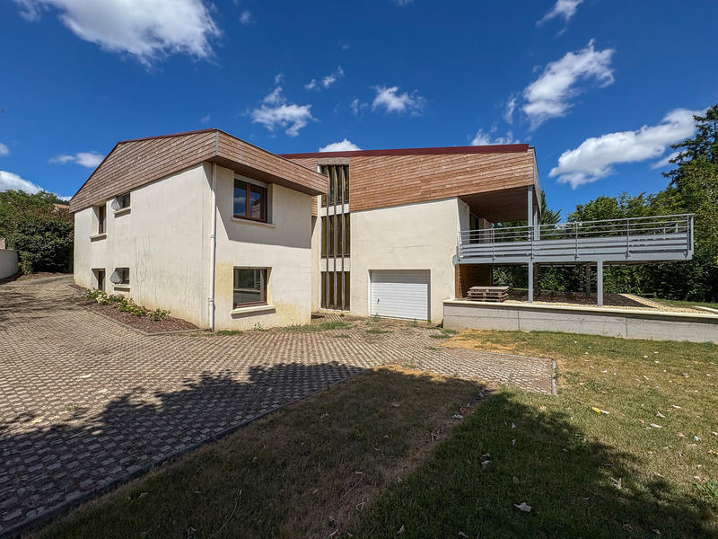 Villa - 290 m² - 10 pièces