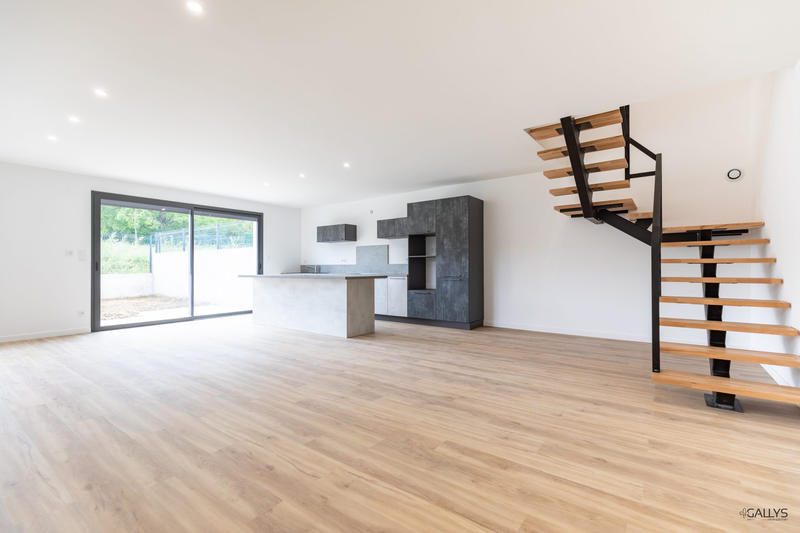 Maison - 142 m² - 6 pièces