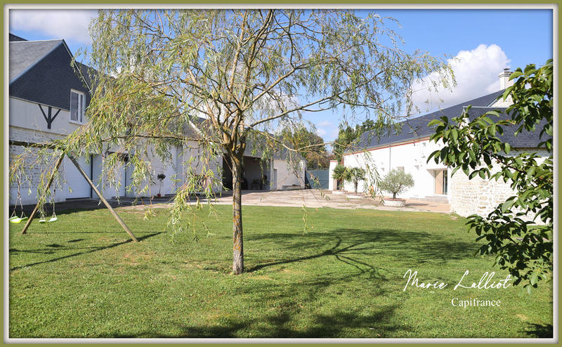 Maison - 360 m² - 10 pièces