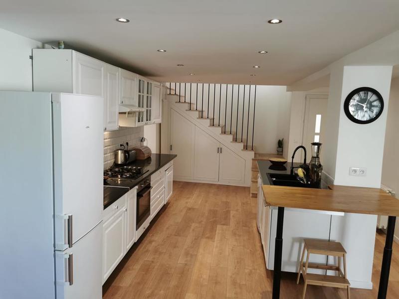 Maison - 216 m² - 8 pièces