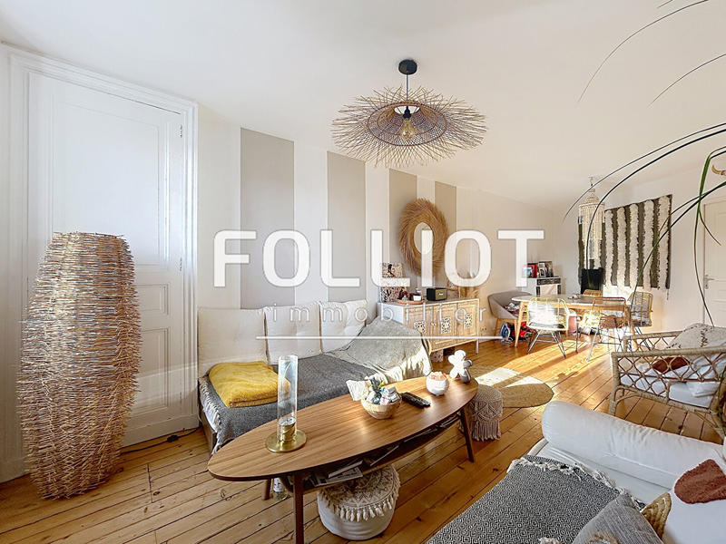 Appartement - 60 m² - 2 pièces