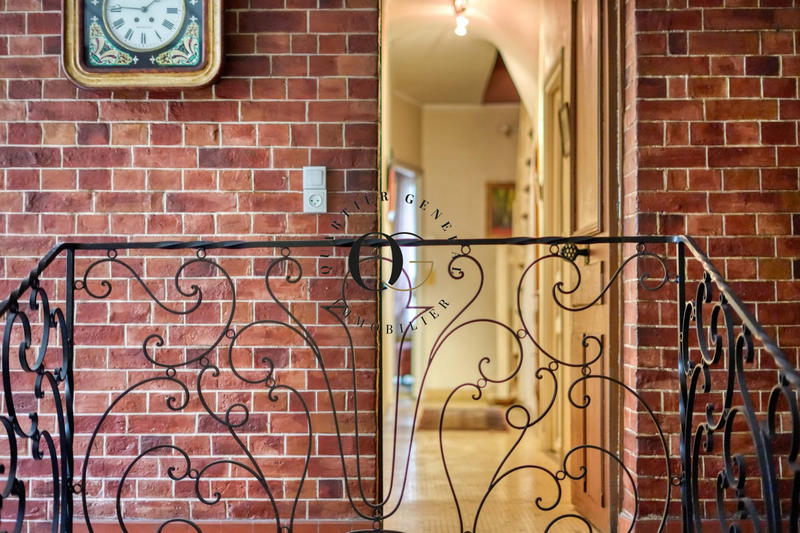 Maison - 200 m² - 8 pièces