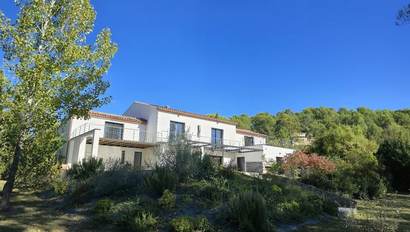Villa - 285 m² - 9 pièces