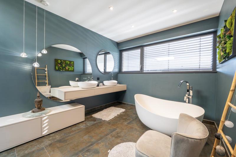 Maison - 253 m² - 8 pièces