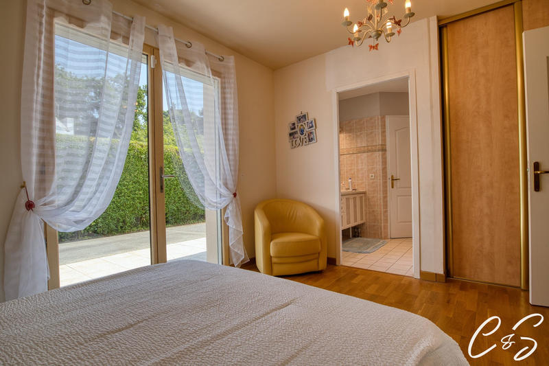 Maison - 215 m² - 6 pièces