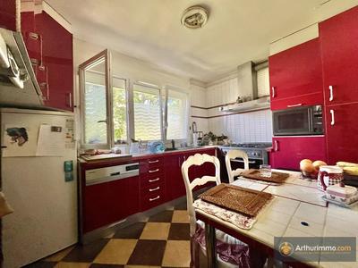 Maison - 177 m² - 8 pièces