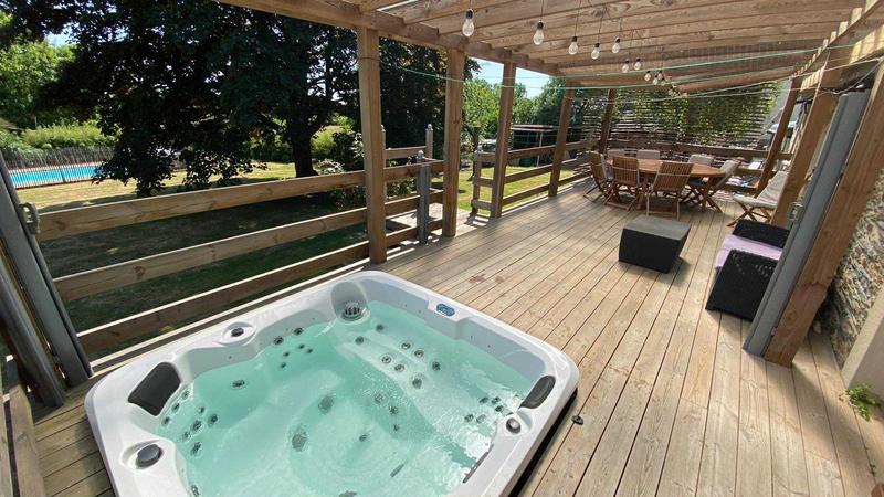 Maison - 266 m² - 9 pièces