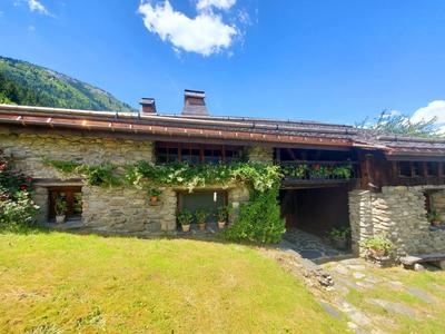 Maison - 335 m² - 8 pièces