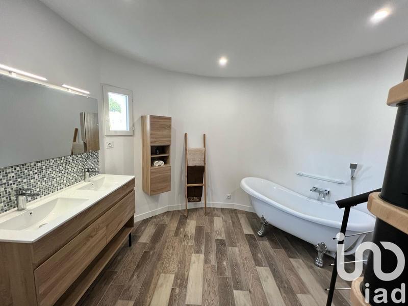 Maison - 236 m² - 9 pièces