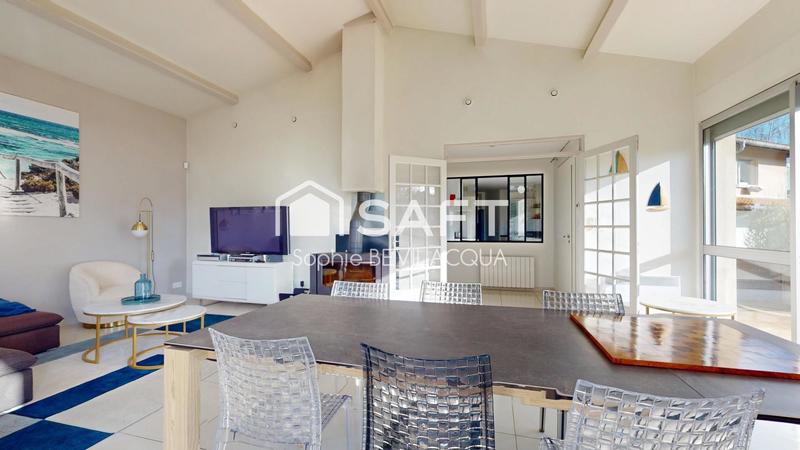 Maison - 201 m² - 7 pièces