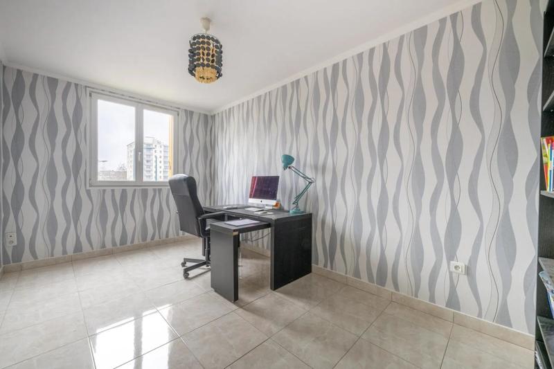 Appartement - 94 m² - 5 pièces