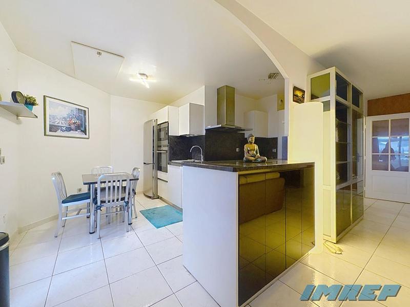 Appartement - 95 m² - 3 pièces