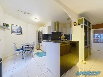 Appartement - 95 m² - 3 pièces