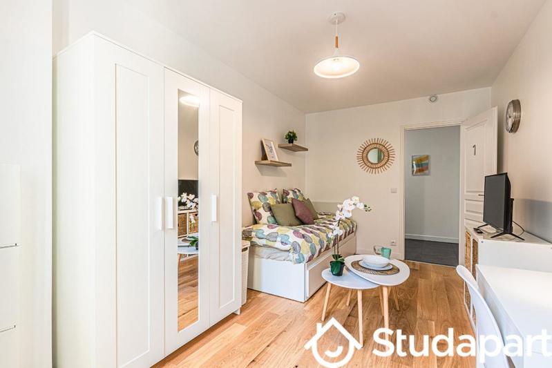 Chambre - 10 m² - 1 pièce