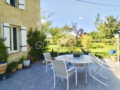 Maison en pierre - 194 m² - 8 pièces
