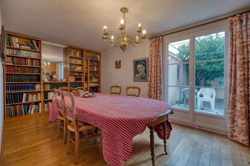 Maison - 196 m² - 7 pièces