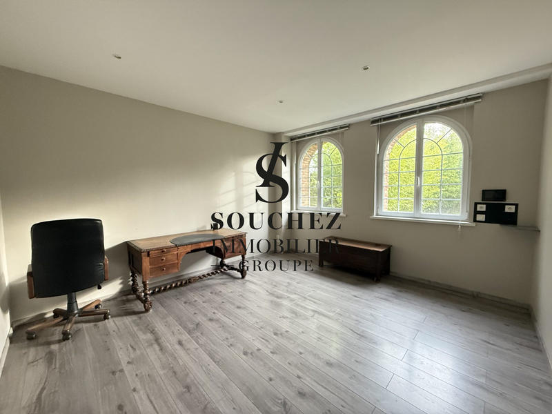 Maison - 352 m² - 10 pièces