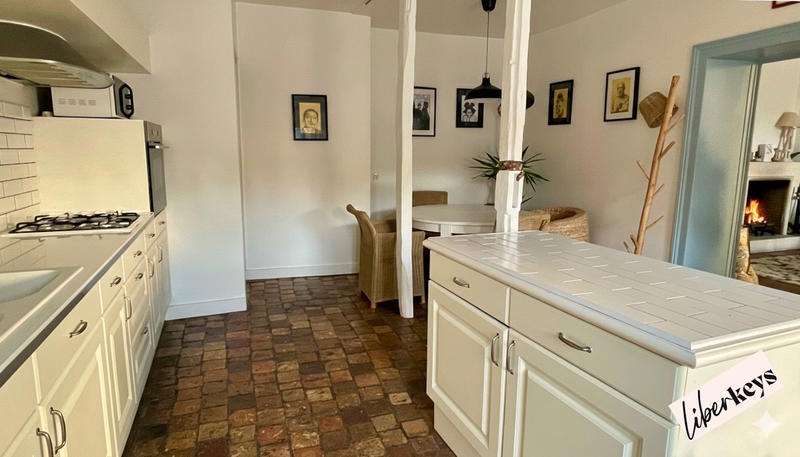 Appartement ancien - 204 m² - 6 pièces