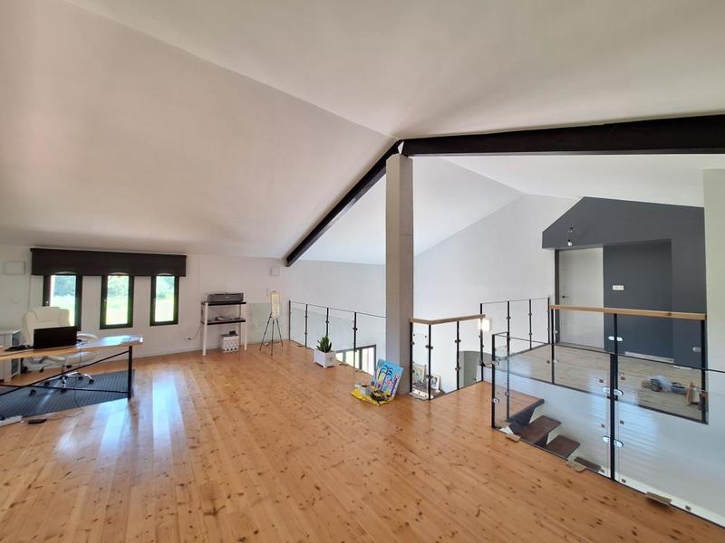 Villa - 203 m² - 5 pièces