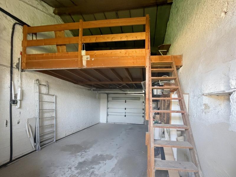 Maison - 239 m² - 8 pièces