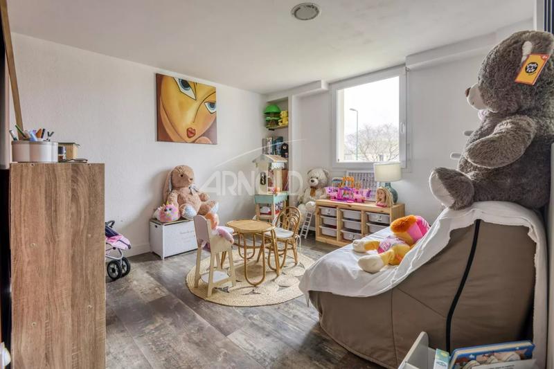 Maison - 220 m² - 9 pièces