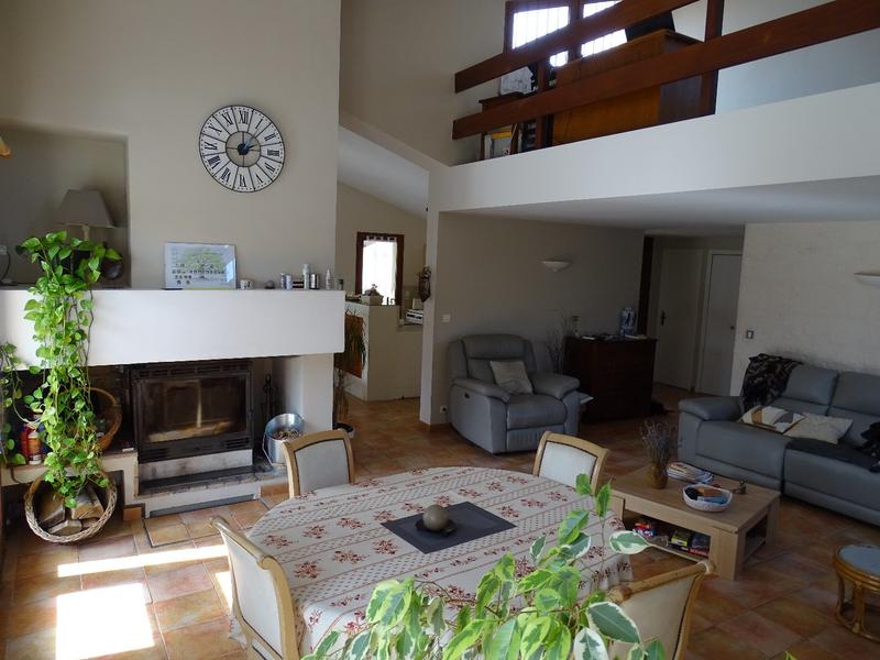 Villa - 210 m² - 6 pièces