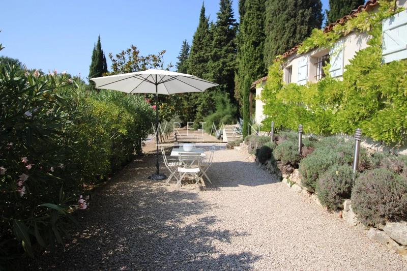 Maison - 300 m² - 10 pièces