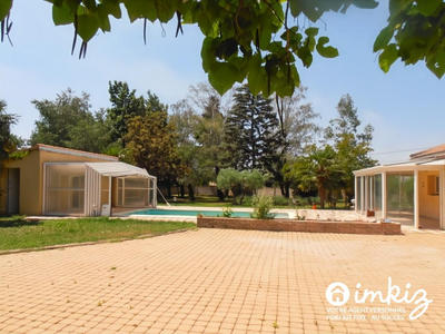 Maison - 220 m² - 9 pièces