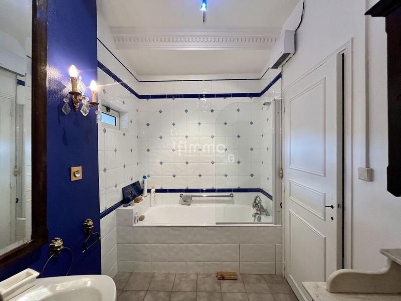 Maison - 180 m² - 6 pièces