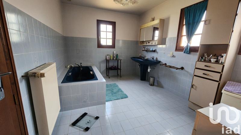 Maison - 219 m² - 6 pièces