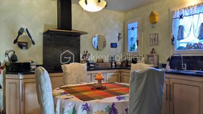 Maison - 320 m² - 8 pièces