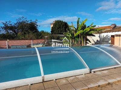 Maison - 209 m² - 8 pièces