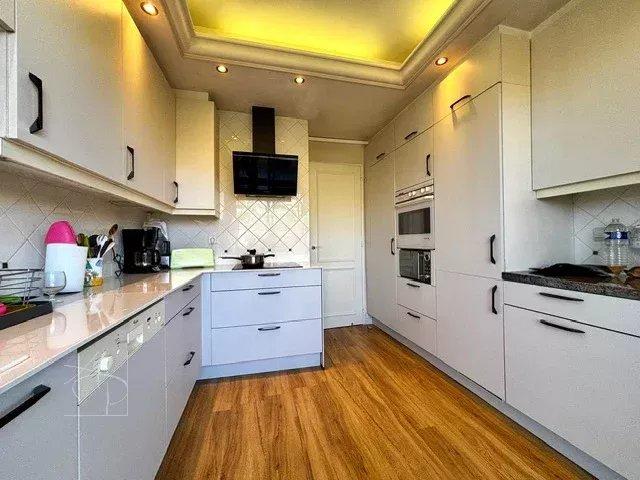 Appartement - 94 m² - 3 pièces