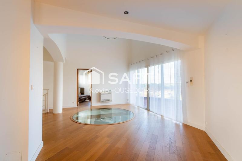 Maison - 298 m² - 9 pièces