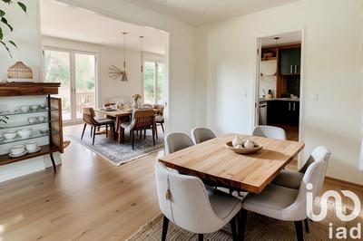 Maison - 260 m² - 8 pièces